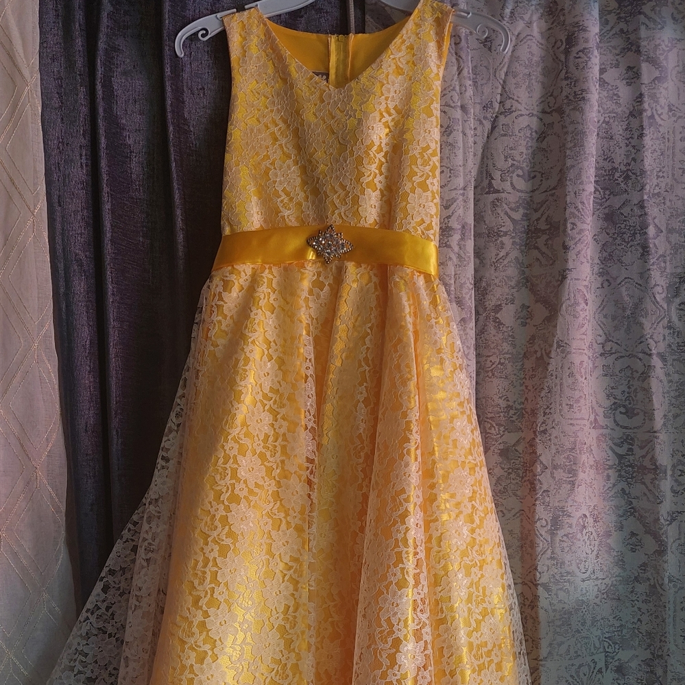 Girl's dress